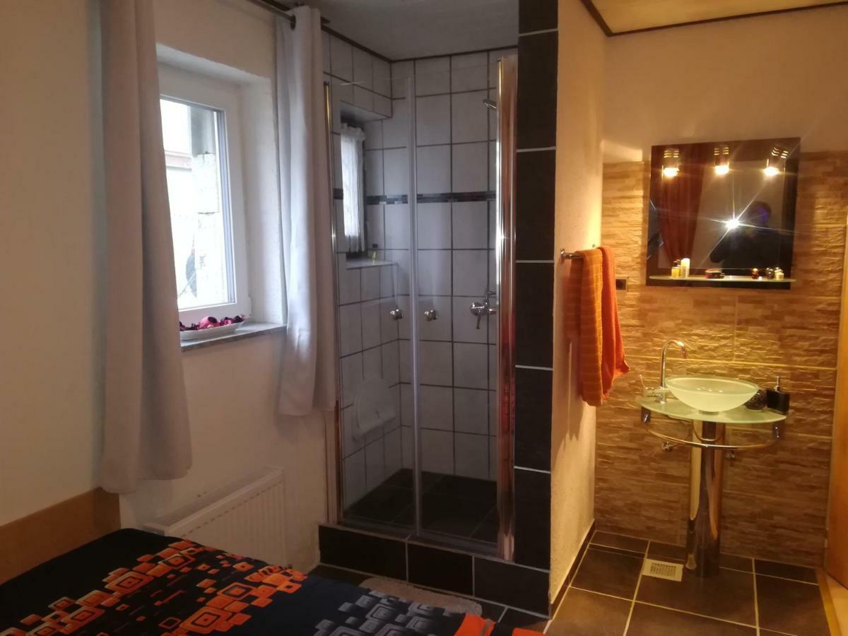 Haus Chrissy Apartment Altmuenster Bagian luar foto