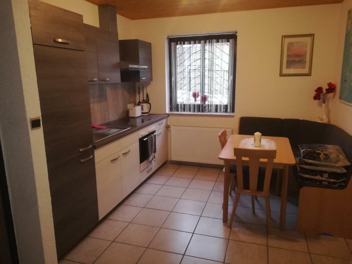 Haus Chrissy Apartment Altmuenster Bagian luar foto