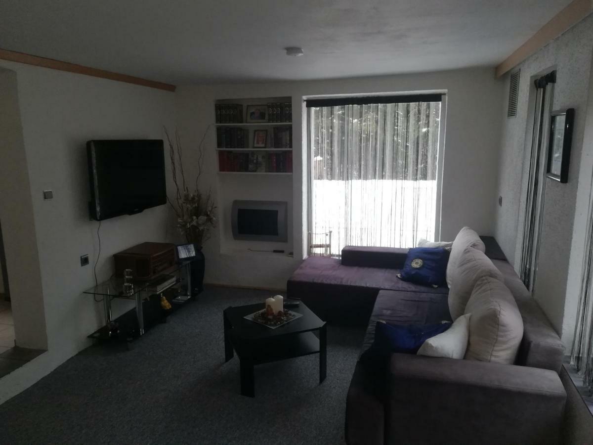 Haus Chrissy Apartment Altmuenster Bagian luar foto